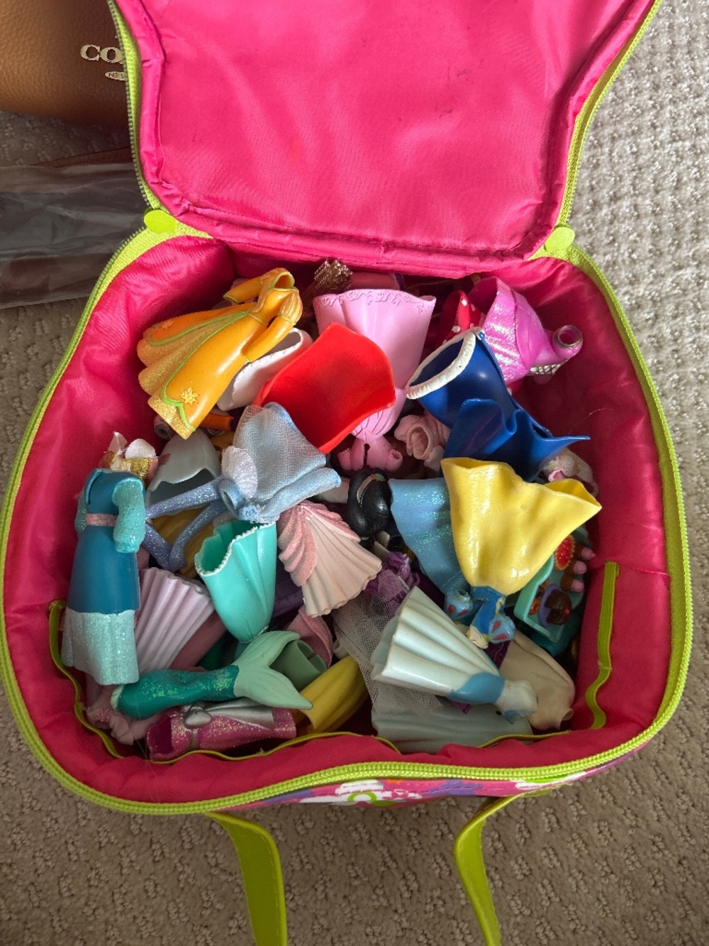 Huge 100 piece Polly pocket set